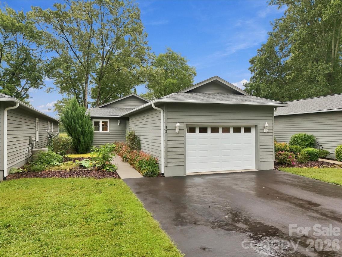 53 Southern Fairway Ct. #D2, Etowah, NC 28729