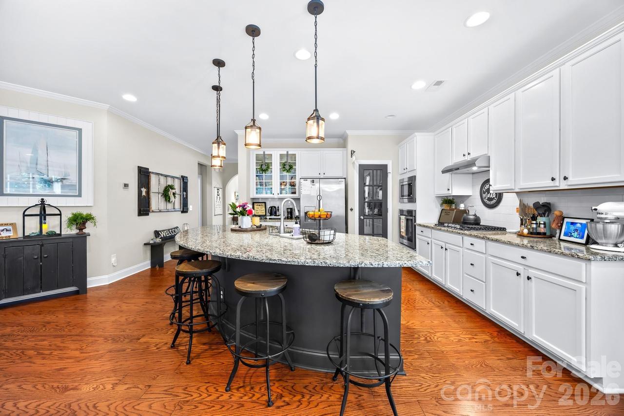 198 Rustling Waters Dr., Mooresville, NC 28117