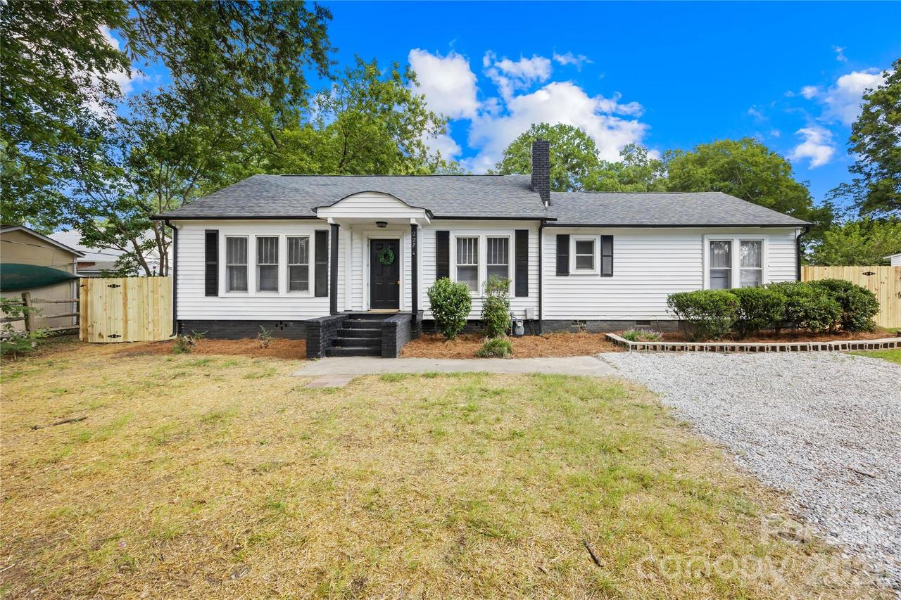 227 N Magnolia St., Mooresville, NC 28115