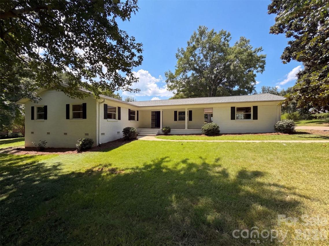 8519 Denbur Dr., Charlotte, NC 28215