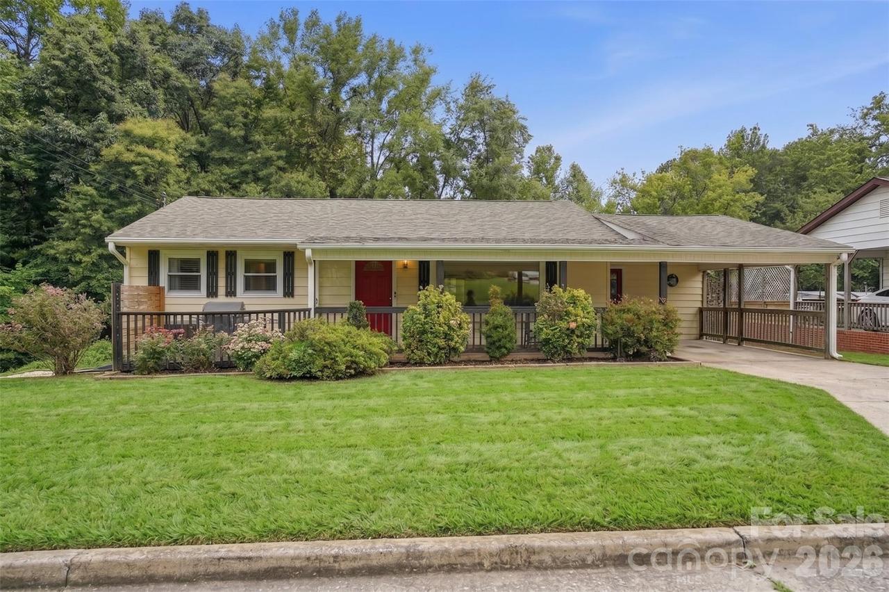1326 Washington Ln., Kannapolis, NC 28083