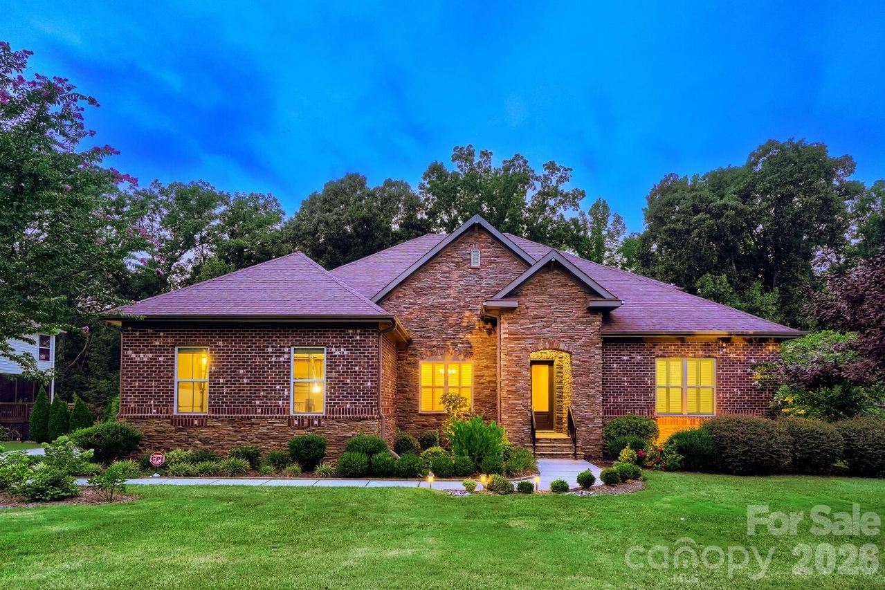 8701 Whitehawk Hill Rd., Waxhaw, NC 28173