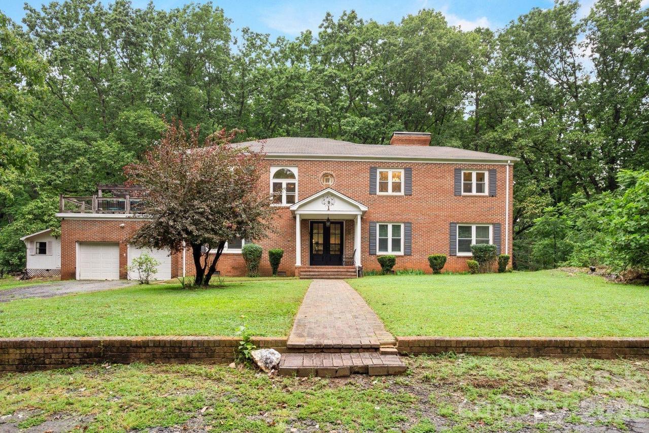 301 Carolina Ave., Asheboro, NC 27203