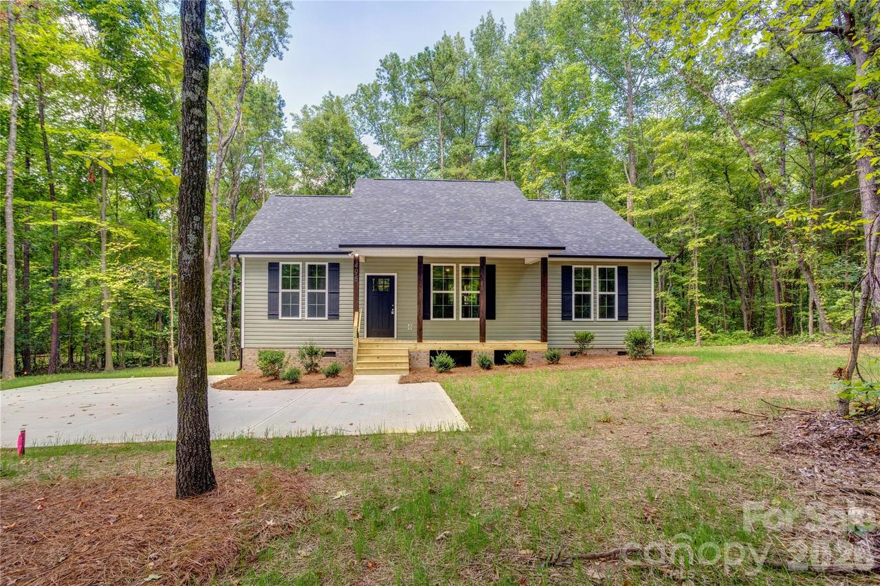 496 Fisk St., Concord, NC 28027