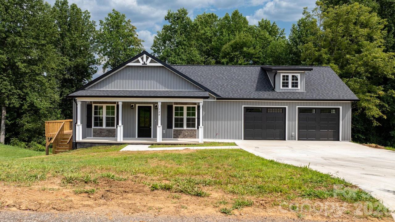 128 Buck Shoals Cir., Hudson, NC 28638