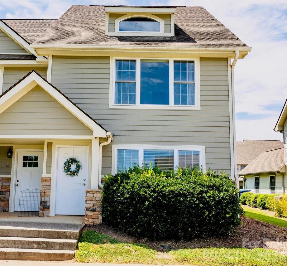14 Rotunda Cir., Asheville, NC 28806
