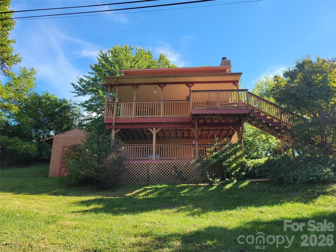 507 Utah Mountain Rd., Waynesville, NC 28785
