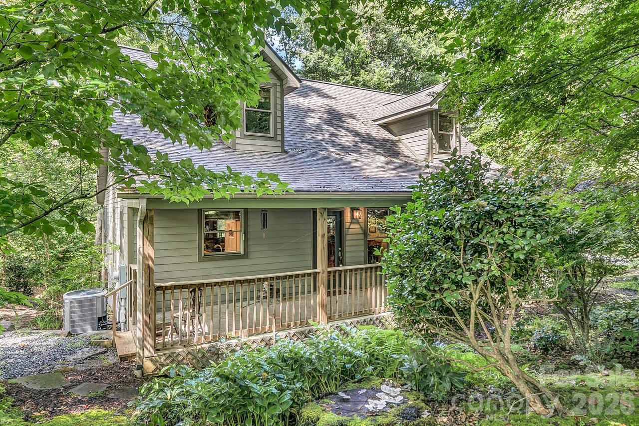779 Thissa Way, Brevard, NC 28712