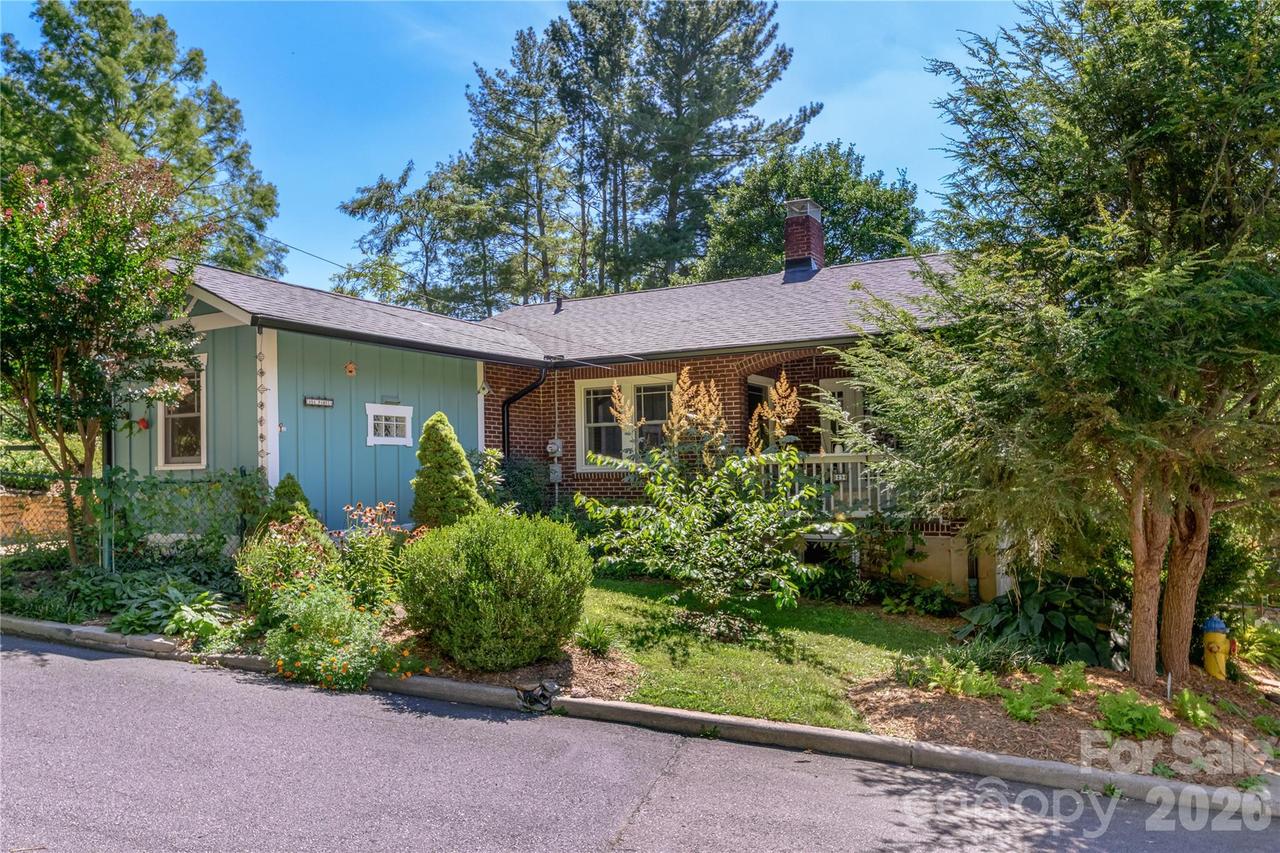 29 Hillside St., Asheville, NC 28801