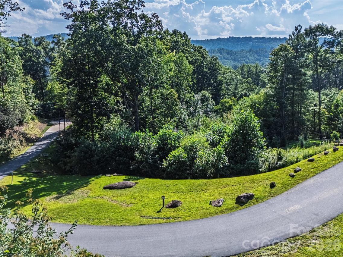 52 Lemongrass Tr., Hendersonville, NC 28791