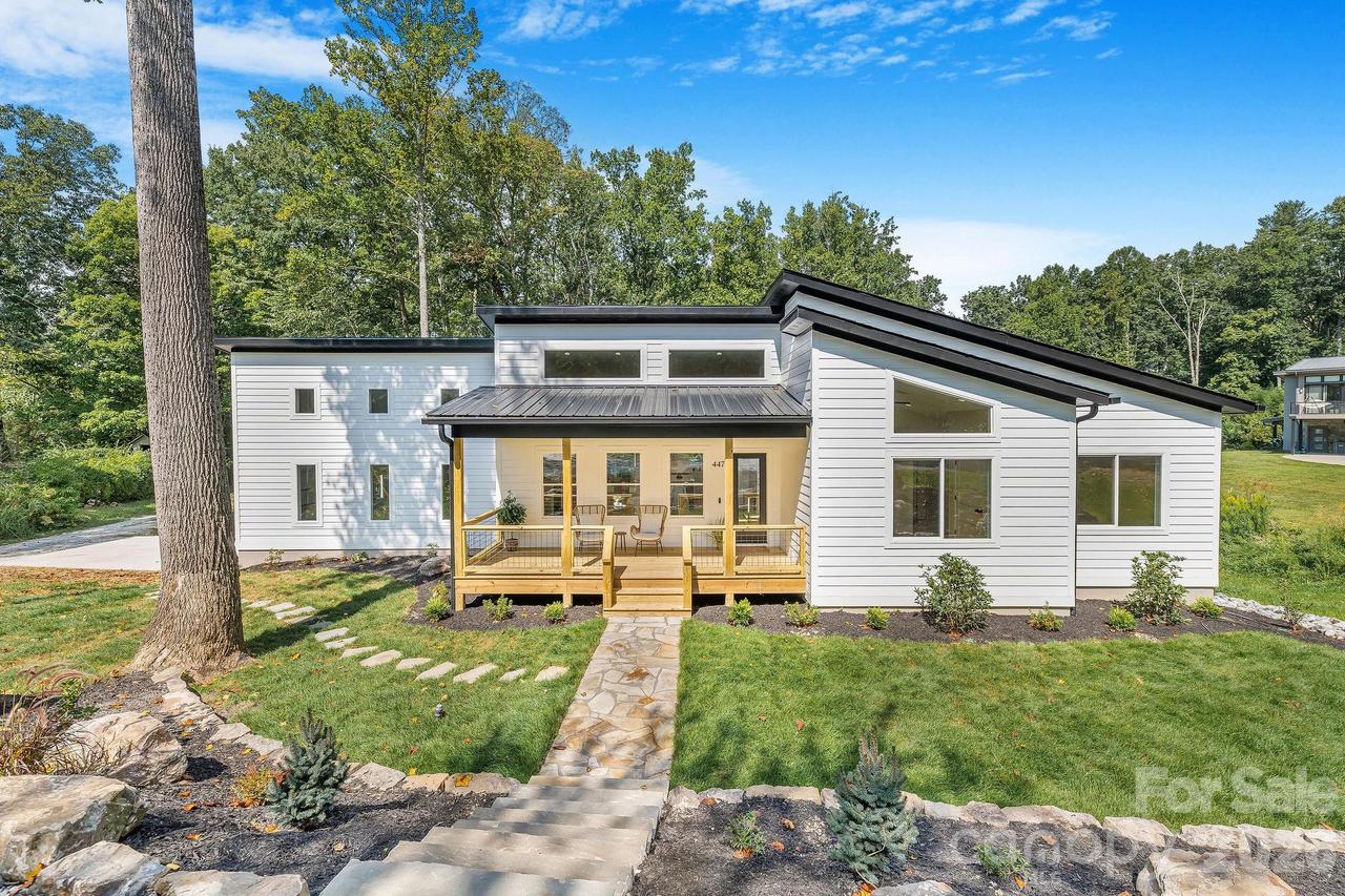 447 Blooming Laurel Dr., Hendersonville, NC 28792