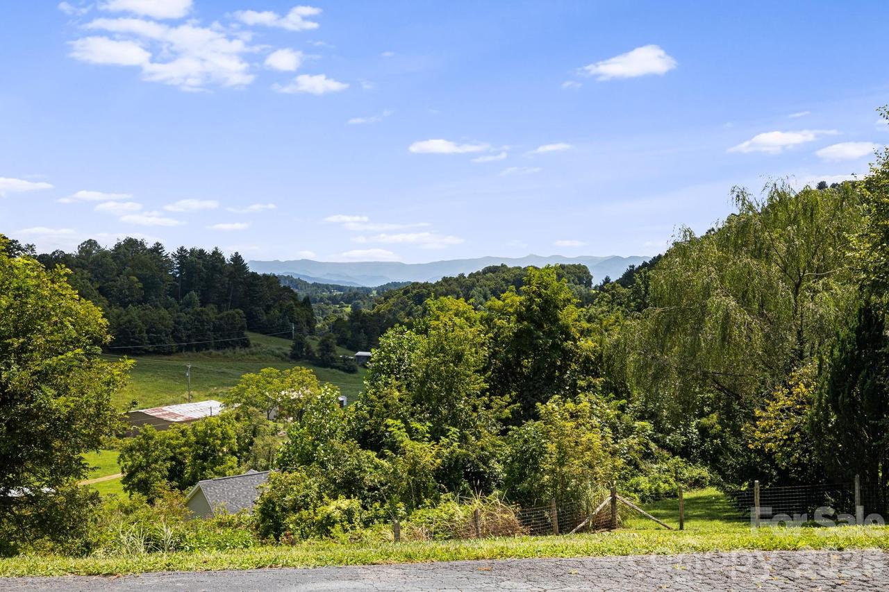 184 Scarlett Ridge Dr., Marshall, NC 28753