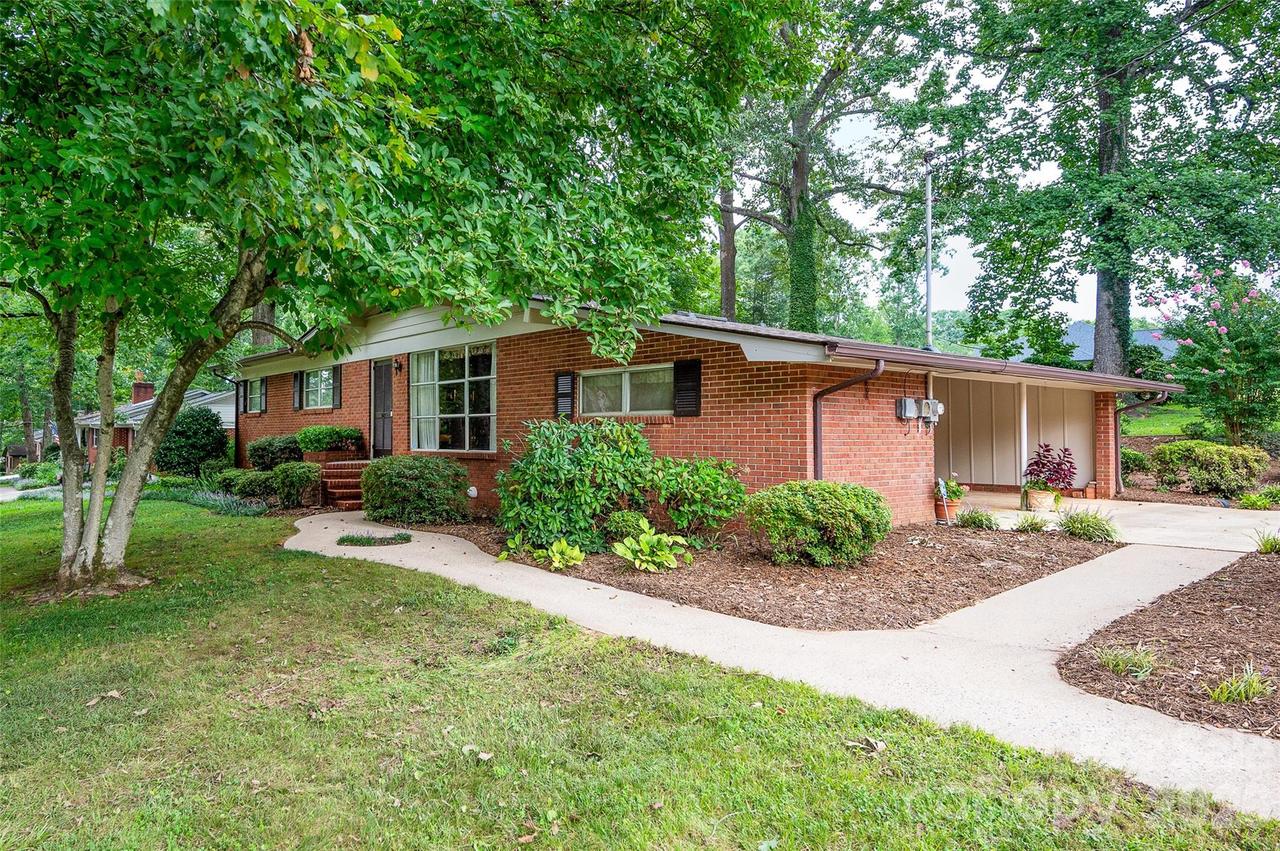 827 23rd Ave., Hickory, NC 28601