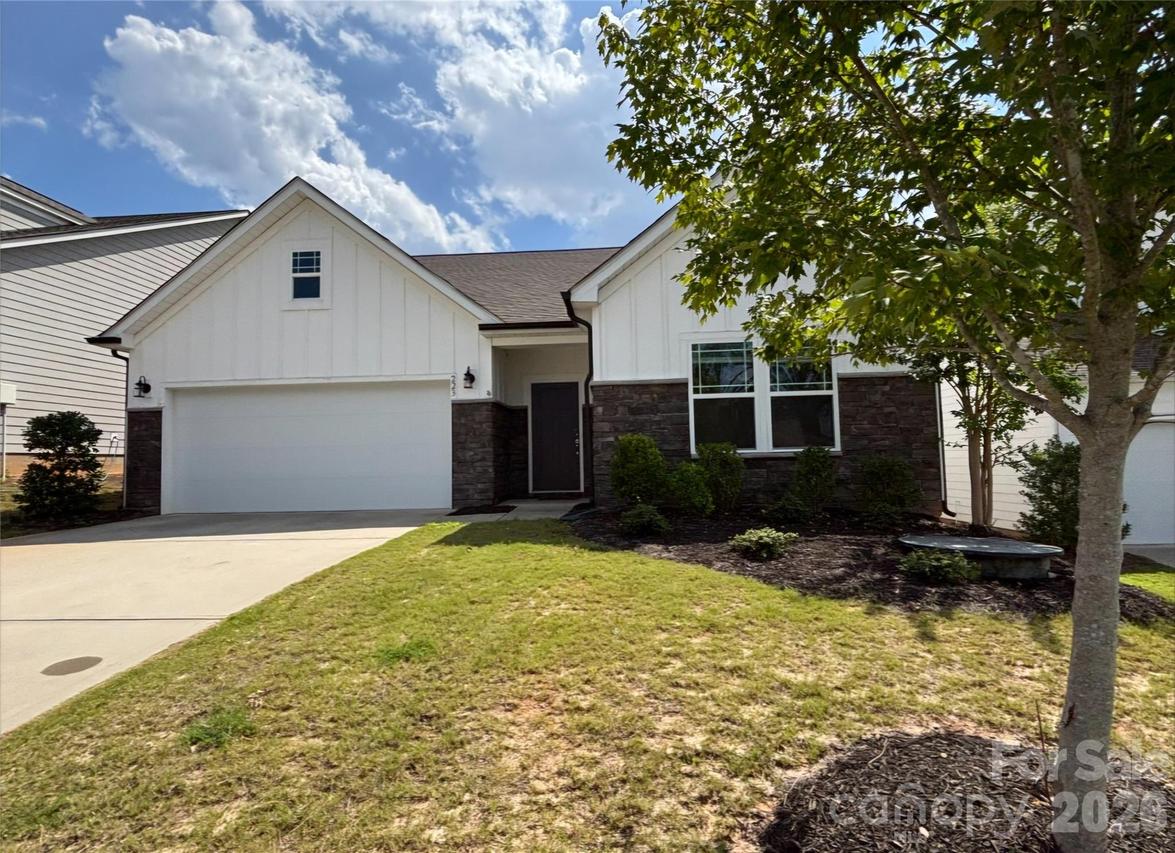 223 Old Harbor Dr., Mount Gilead, NC 27306