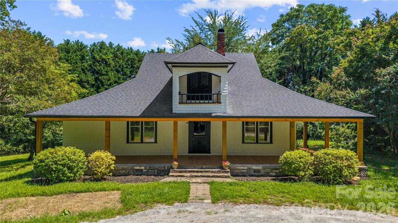 103 Hyde Ave., Tryon, NC 28782
