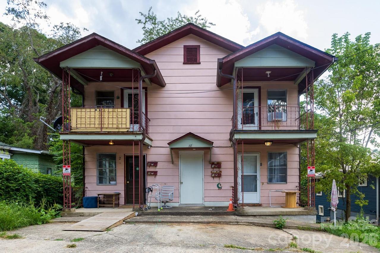 37 Water St., Asheville, NC 28801