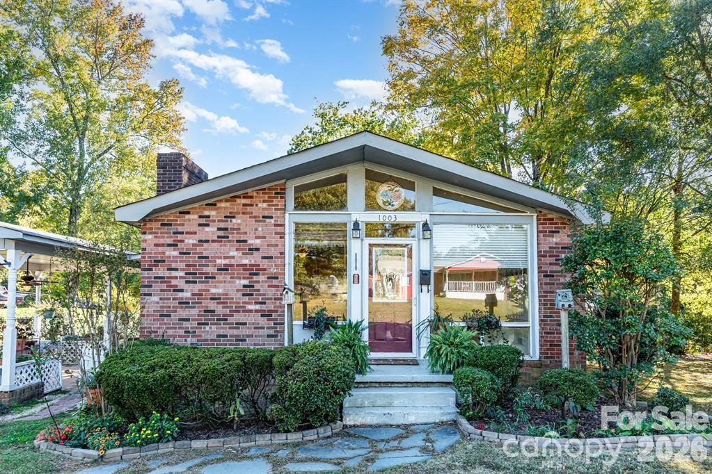 1003 Robinhood Ln., Kannapolis, NC 28081