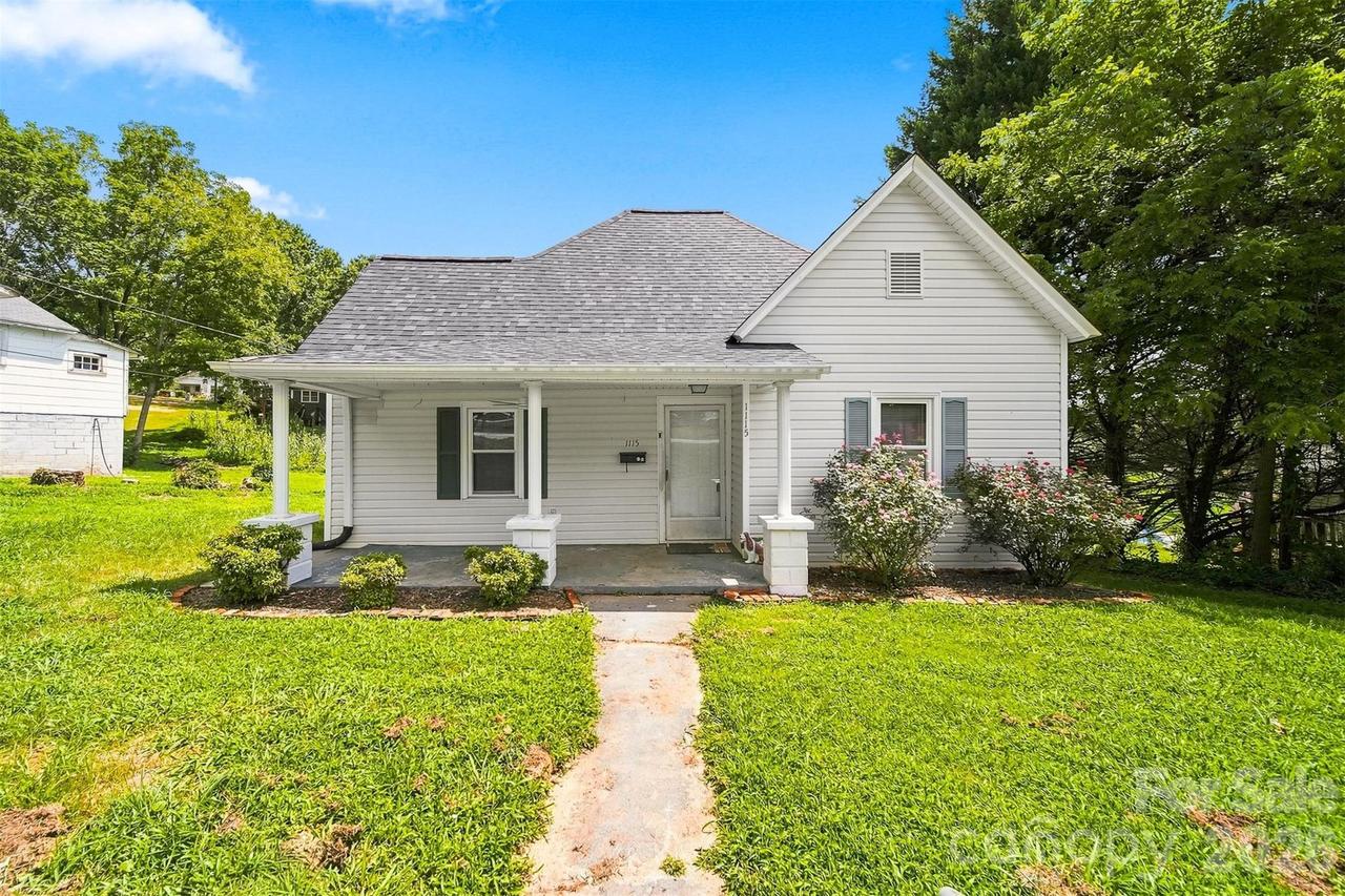 1115 Lenoir Ave., Lenoir, NC 28645