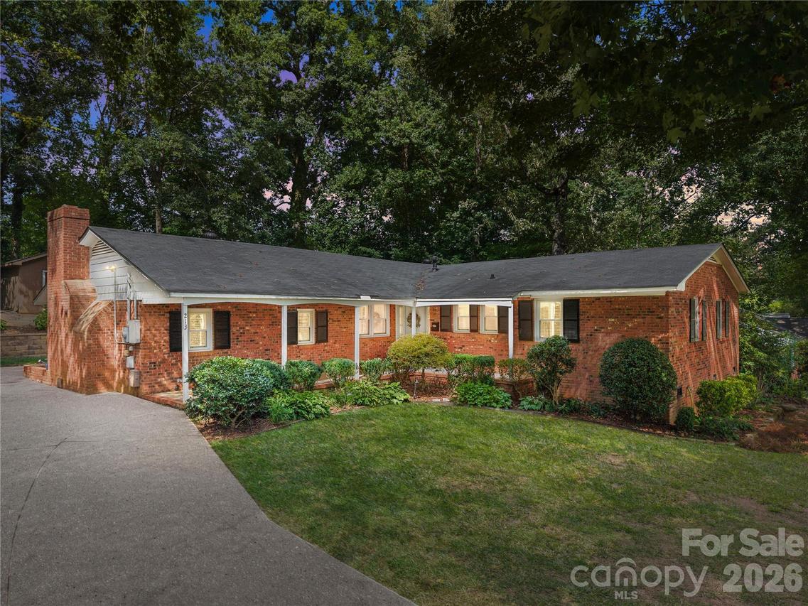 213 Dogwood Dr., Mount Holly, NC 28120