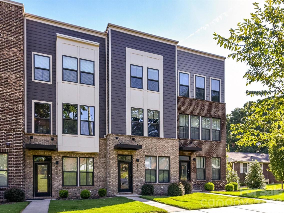 324 Yorkshire Dr., Charlotte, NC 28217