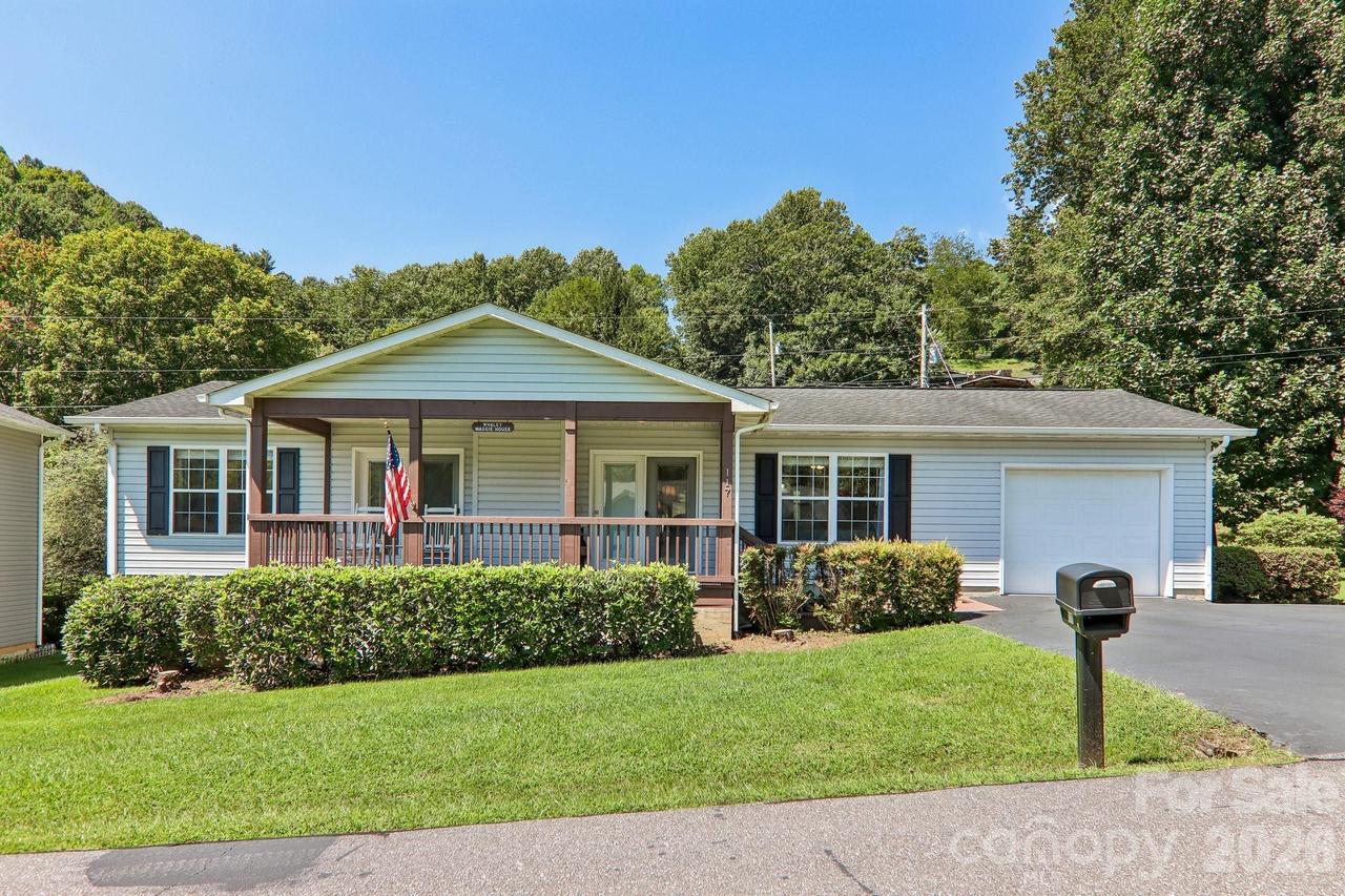 117 Pinellas Ln., Waynesville, NC 28785