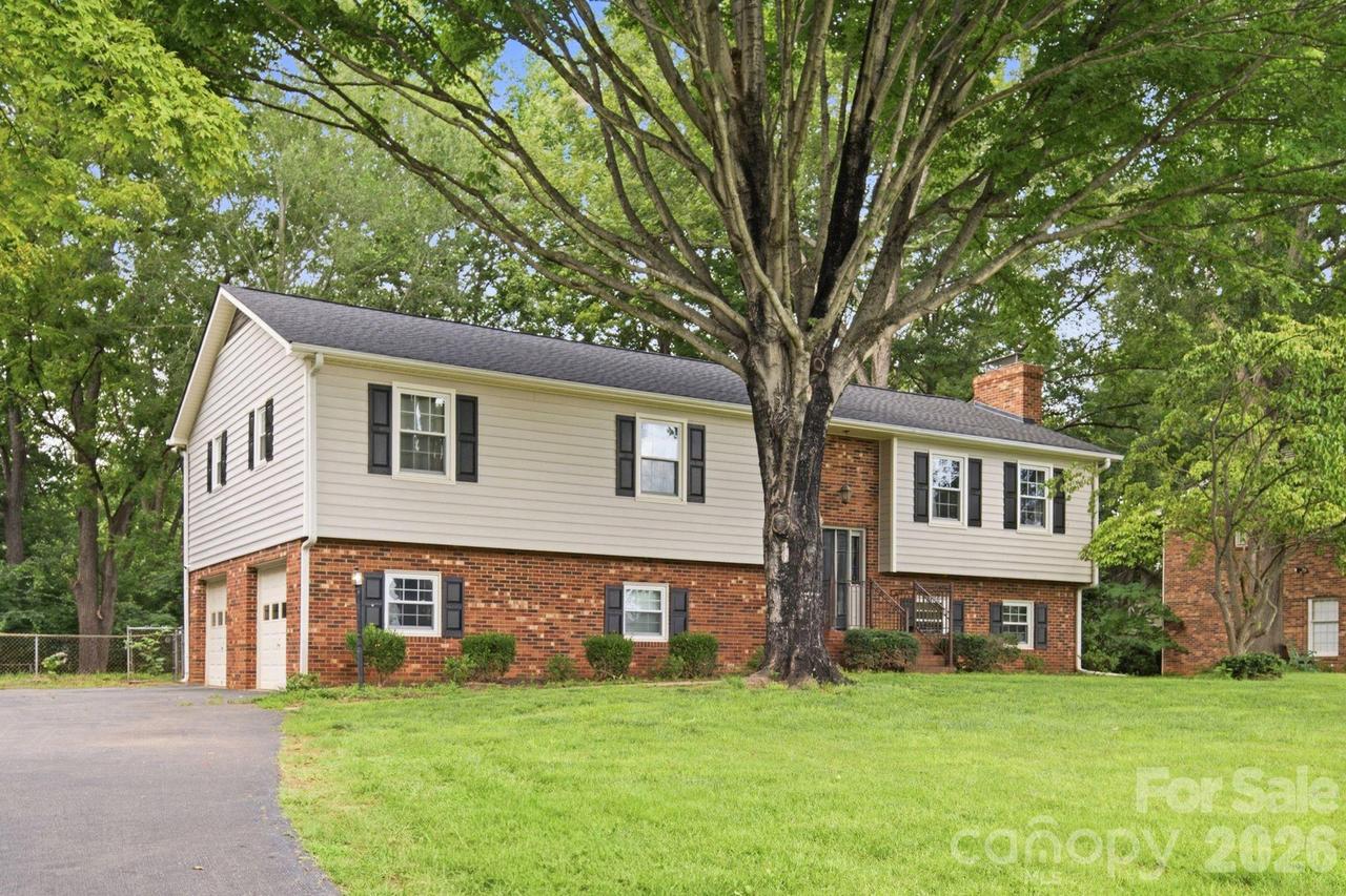 436 Peace Haven Rd., Winston Salem, NC 27103