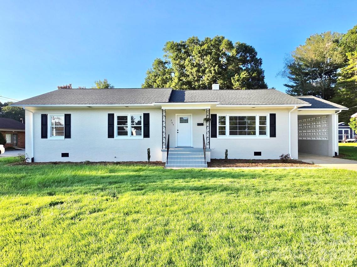 264 3rd Ave., Taylorsville, NC 28681