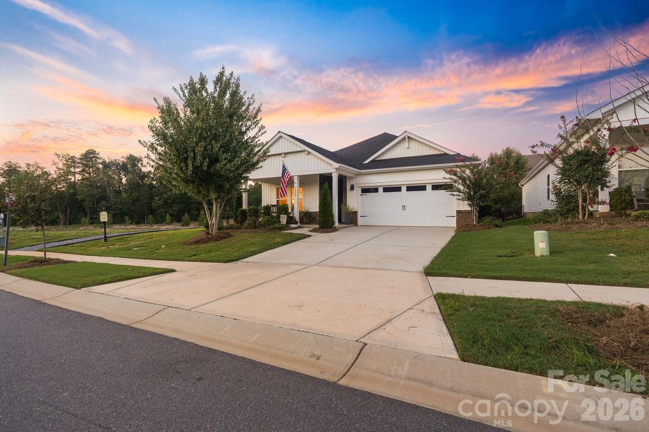 7222 Rock Dove Ct., Gastonia, NC 28056