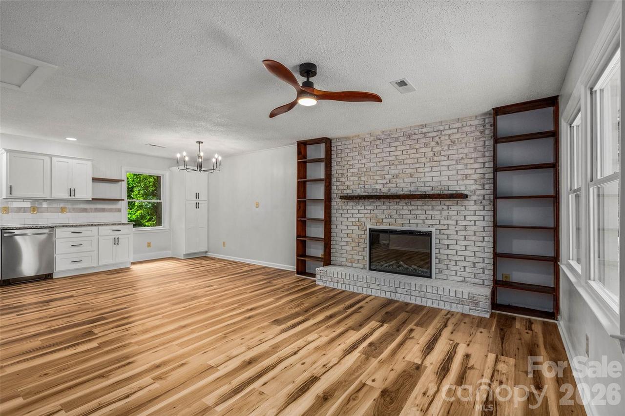 248 Harriet Ln., Statesville, NC 28625