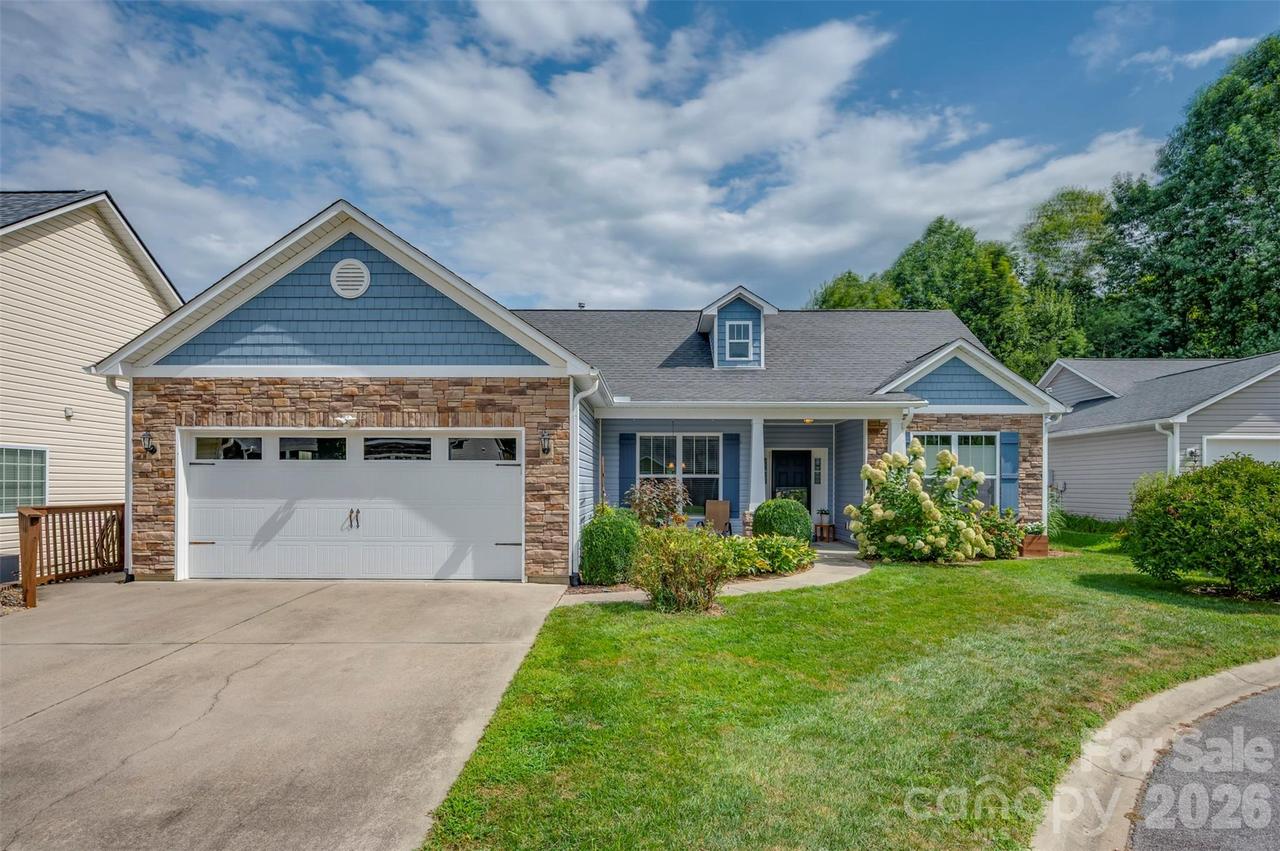 131 Creekwalk Ln., Hendersonville, NC 28792