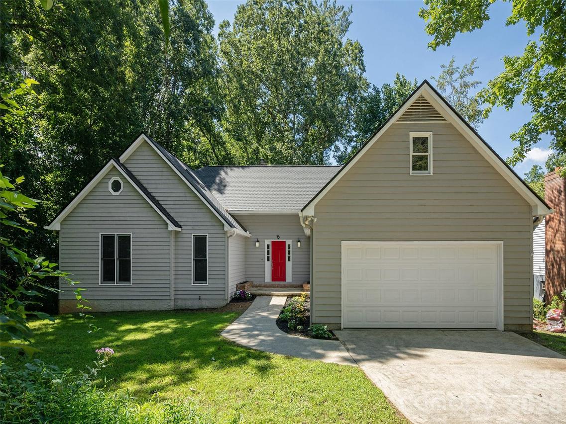 15 Glen Crest Dr., Arden, NC 28704