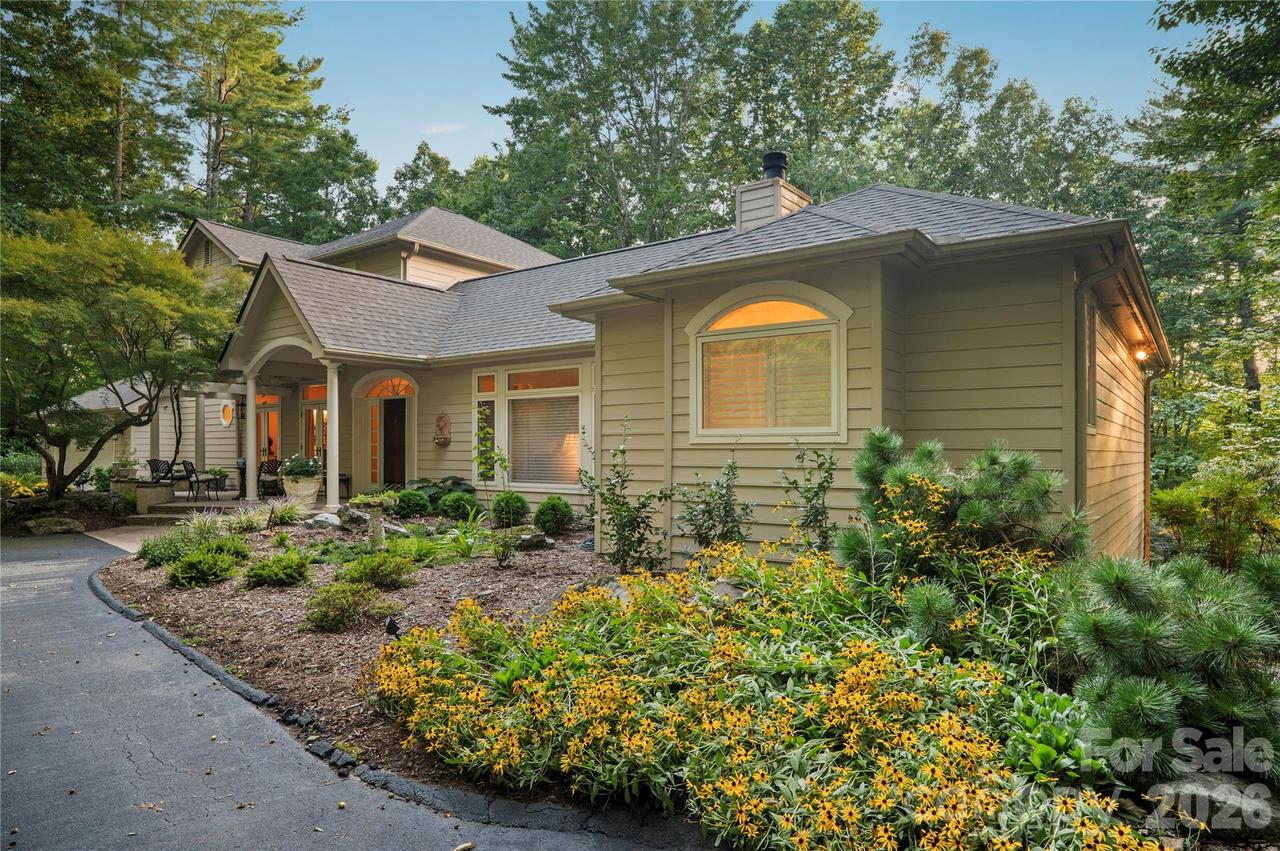4 Citadel Ln., Hendersonville, NC 28739