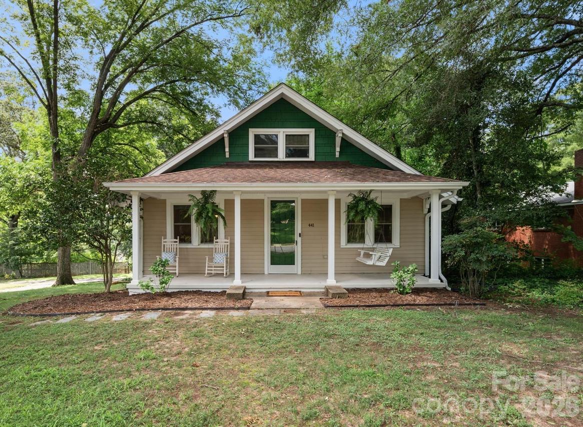 441 8th Avenue Dr., Hickory, NC 28601
