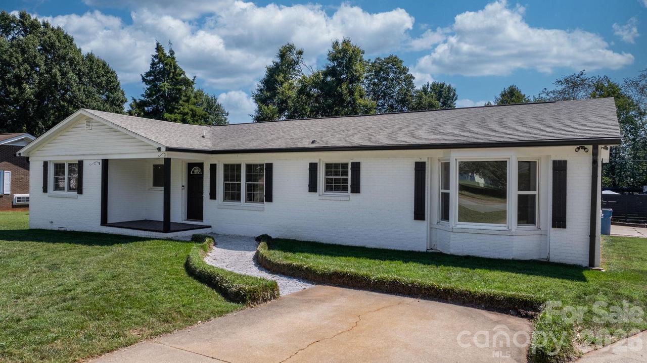 5795 Valley Field Rd., Hickory, NC 28602