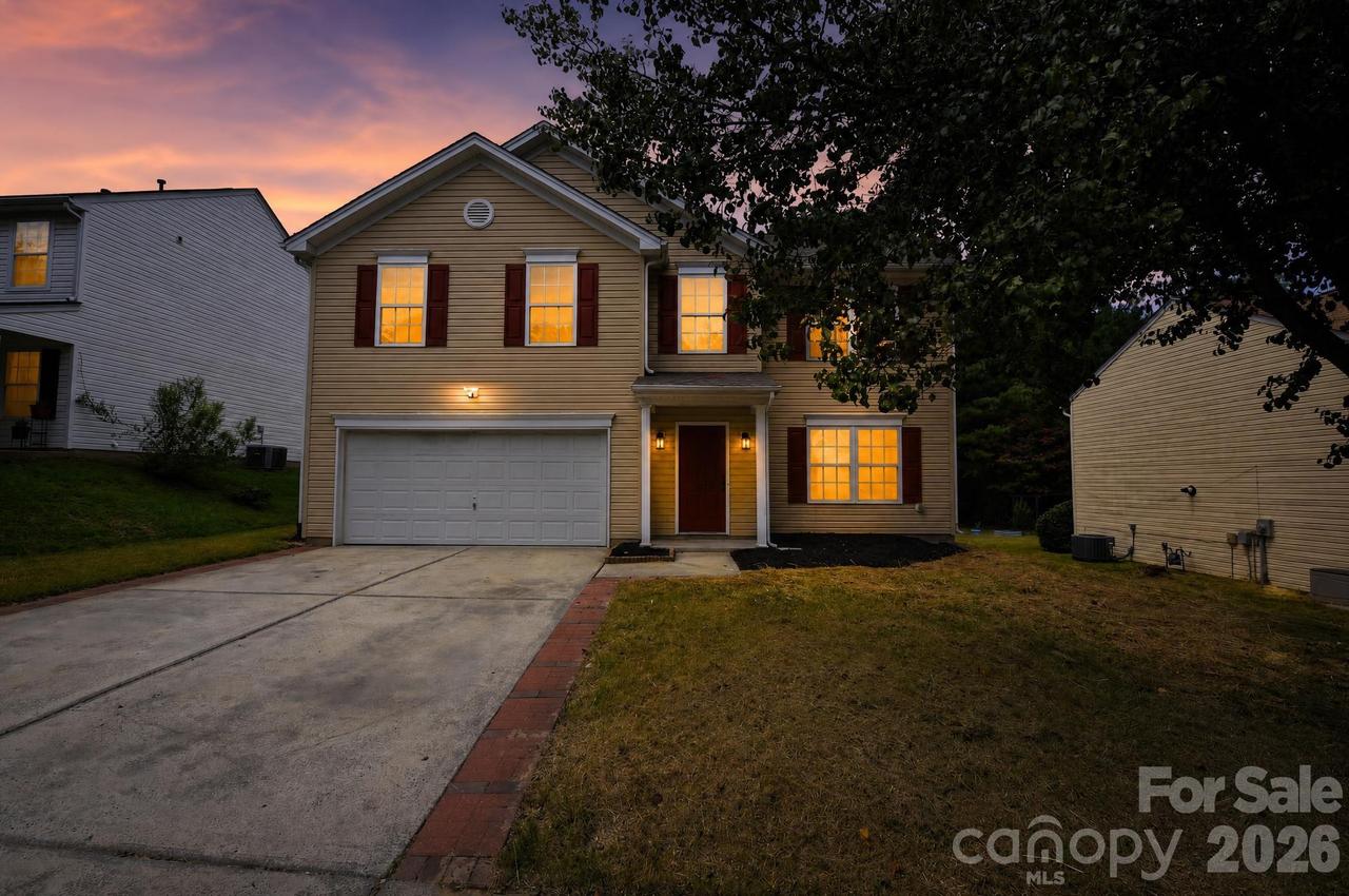 1034 Chalk Hill Ln., Charlotte, NC 28214