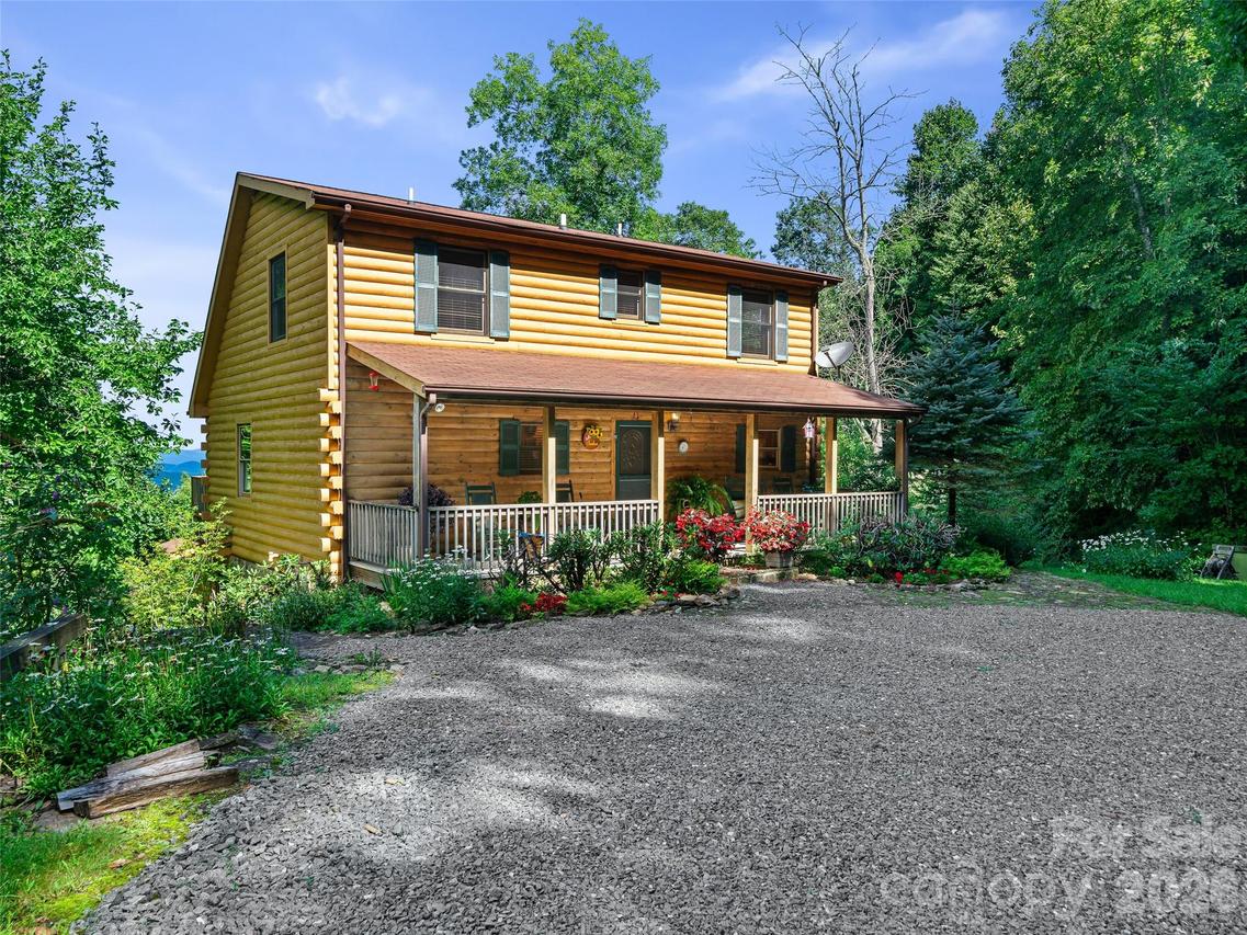 185 Blue Bird Ln., Spruce Pine, NC 28777