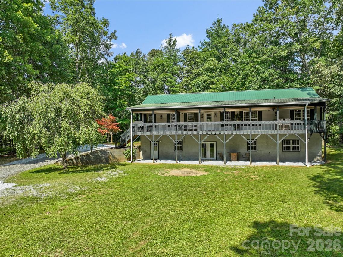 2230 Walnut Hollow Rd., Brevard, NC 28712