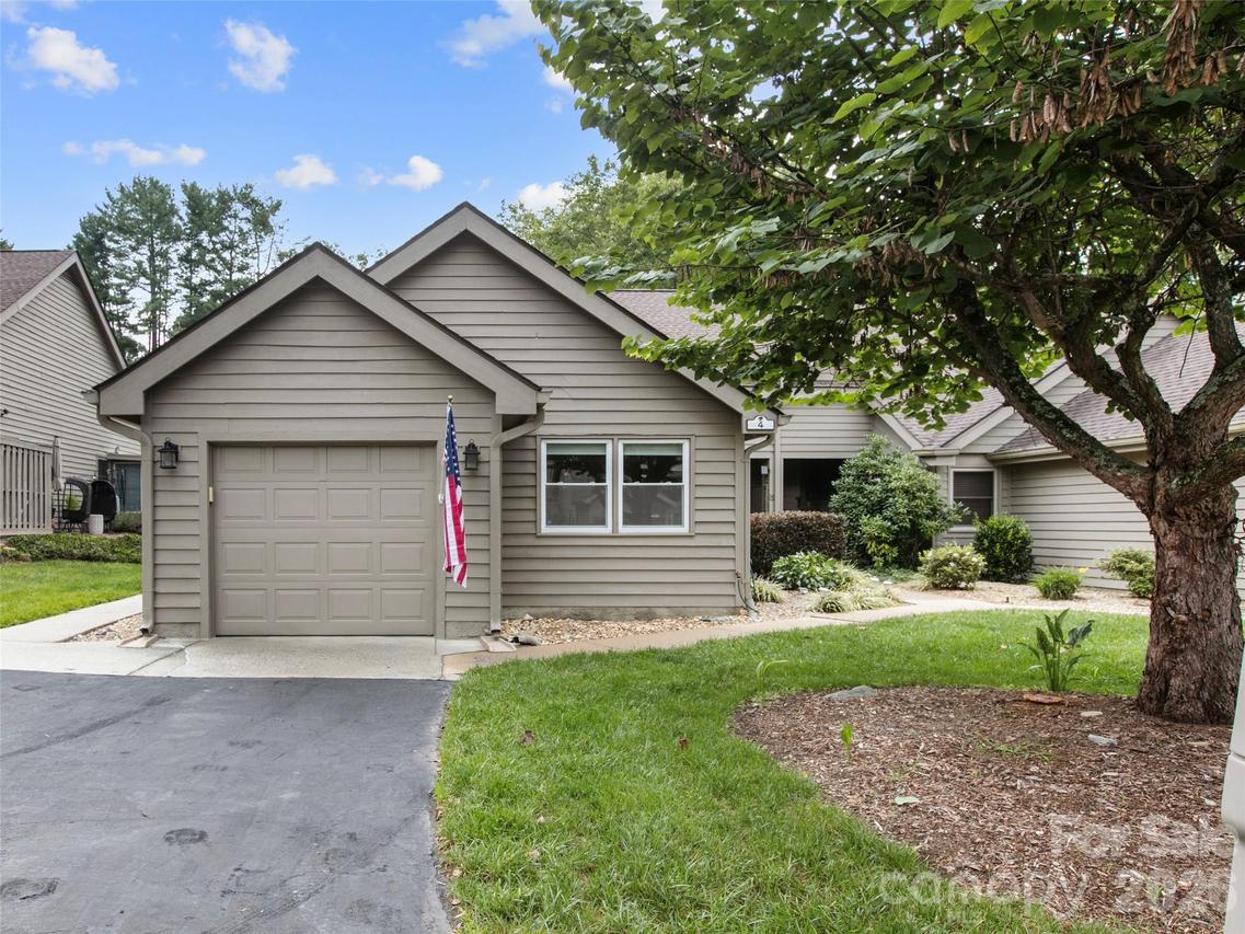 4 Tisha Ln., Hendersonville, NC 28739