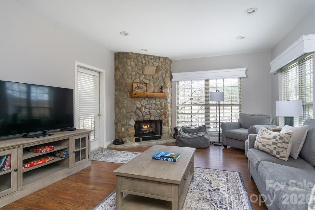 162 Stonecrest Ct., Lake Lure, NC 28746
