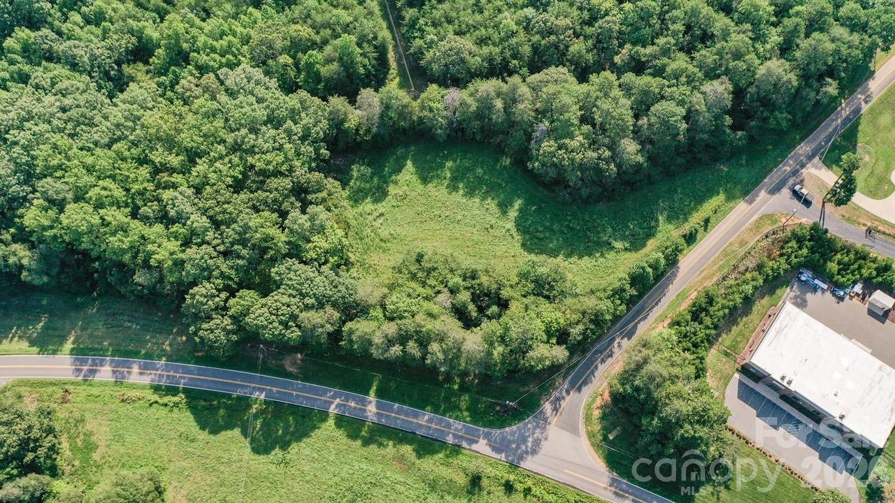 3588 Dockside Ln., Sherrills Ford, NC 28673