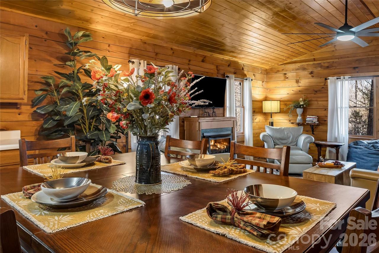 398 Locust Dr., Maggie Valley, NC 28751