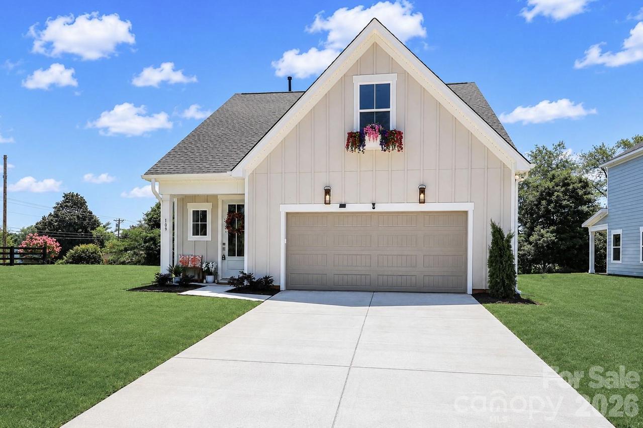 109 Honeycomb Ct., Statesville, NC 28625
