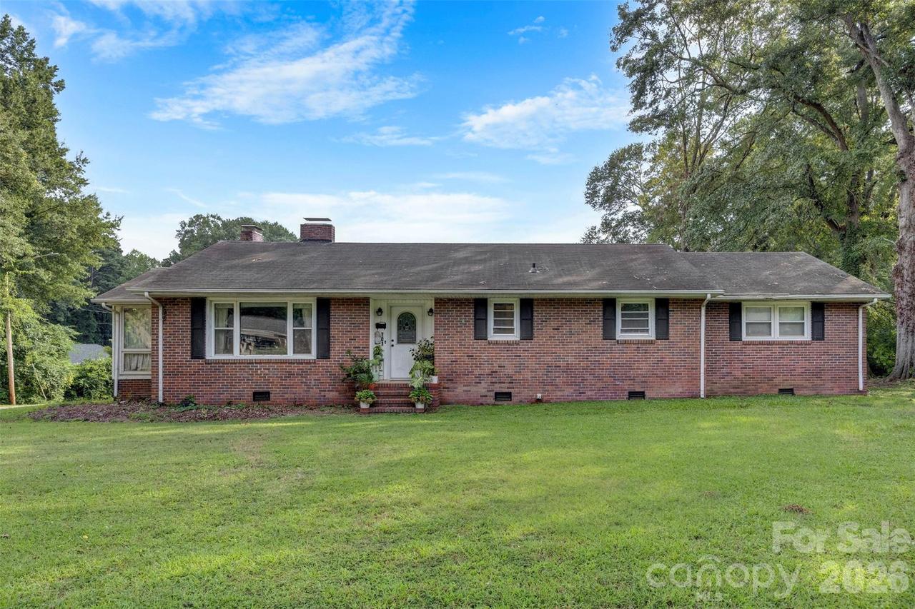 701 Home Tr., Gastonia, NC 28052
