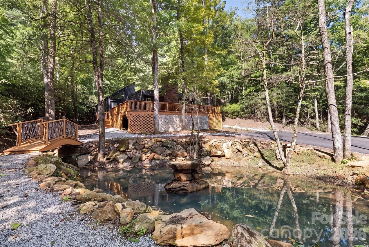 320 Never Mountain Rd., Taylorsville, NC 28681