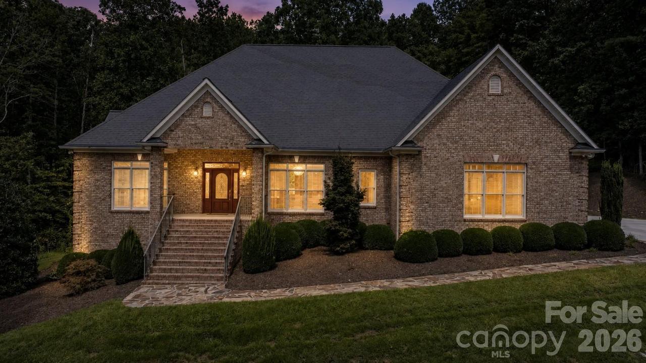 2752 Brittany Dr., Lenoir, NC 28645