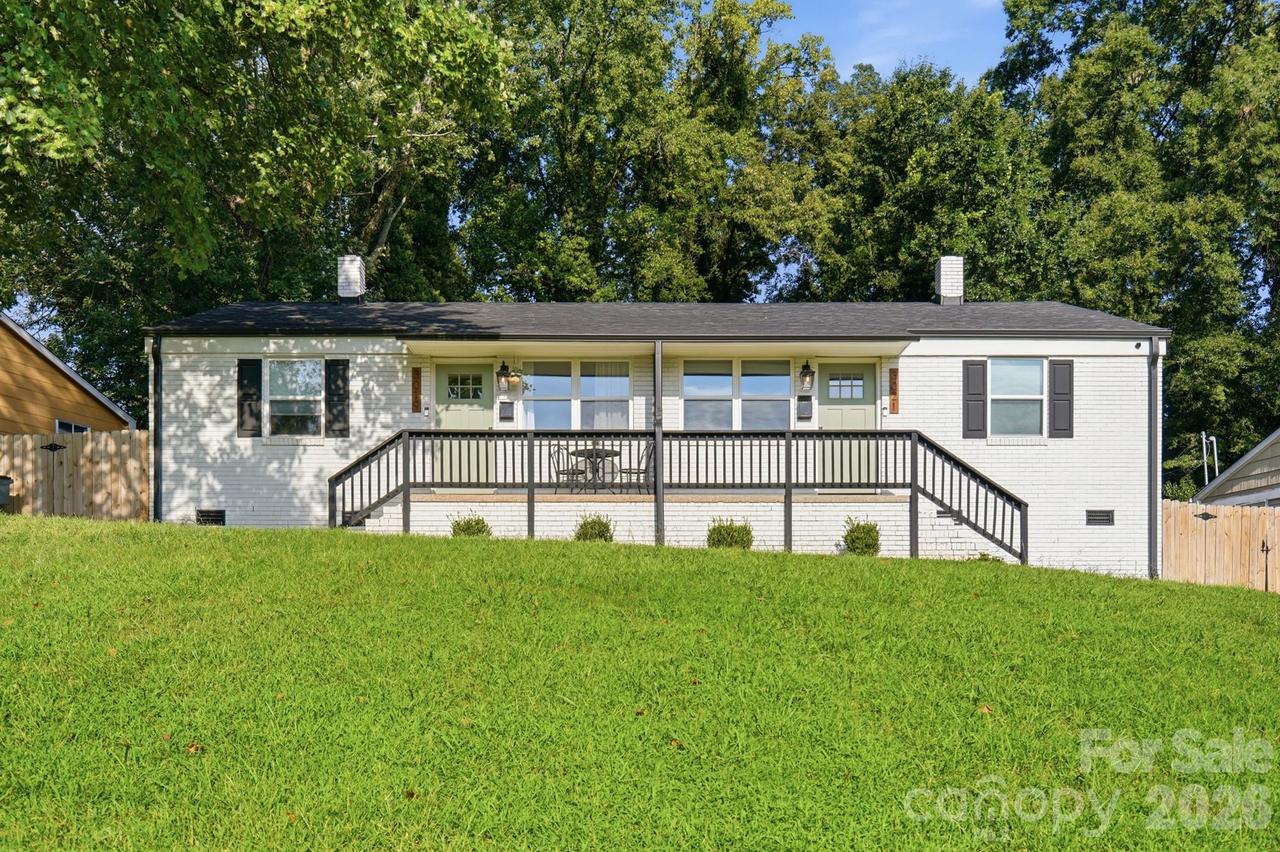 3019 Columbus Cir., Charlotte, NC 28208