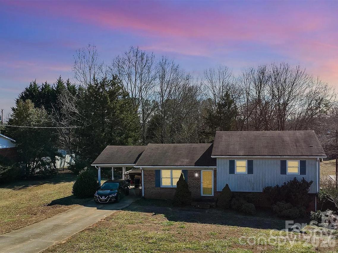274 Trojan Ln., Forest City, NC 28043