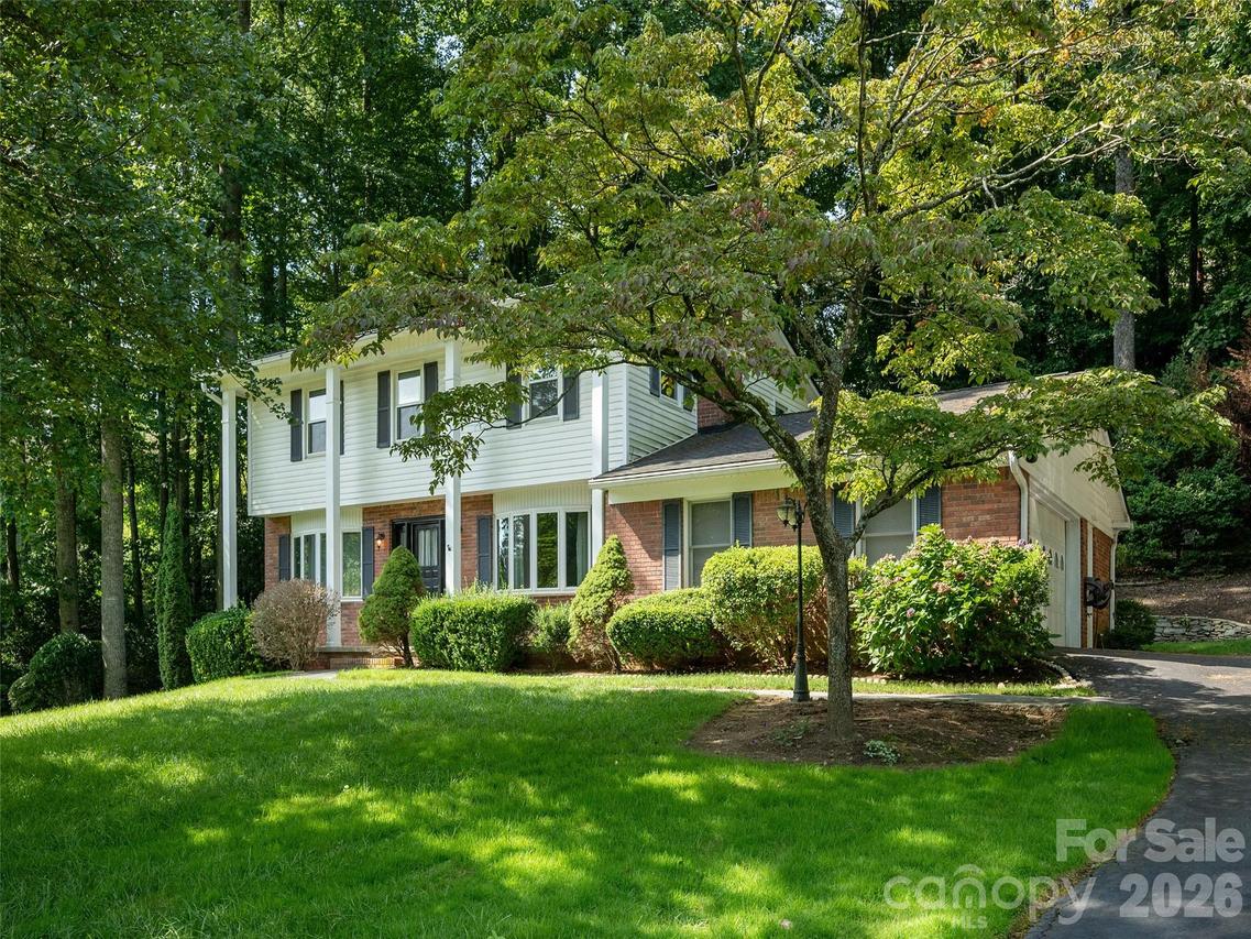 211 Ginseng Ln., Hendersonville, NC 28791