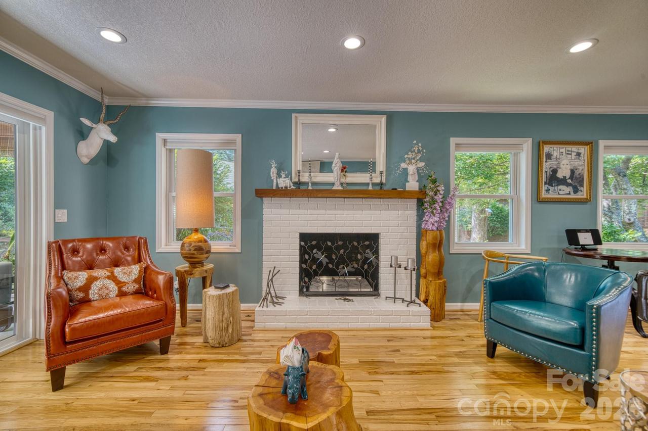 130 Exeter Ct., Hendersonville, NC 28791