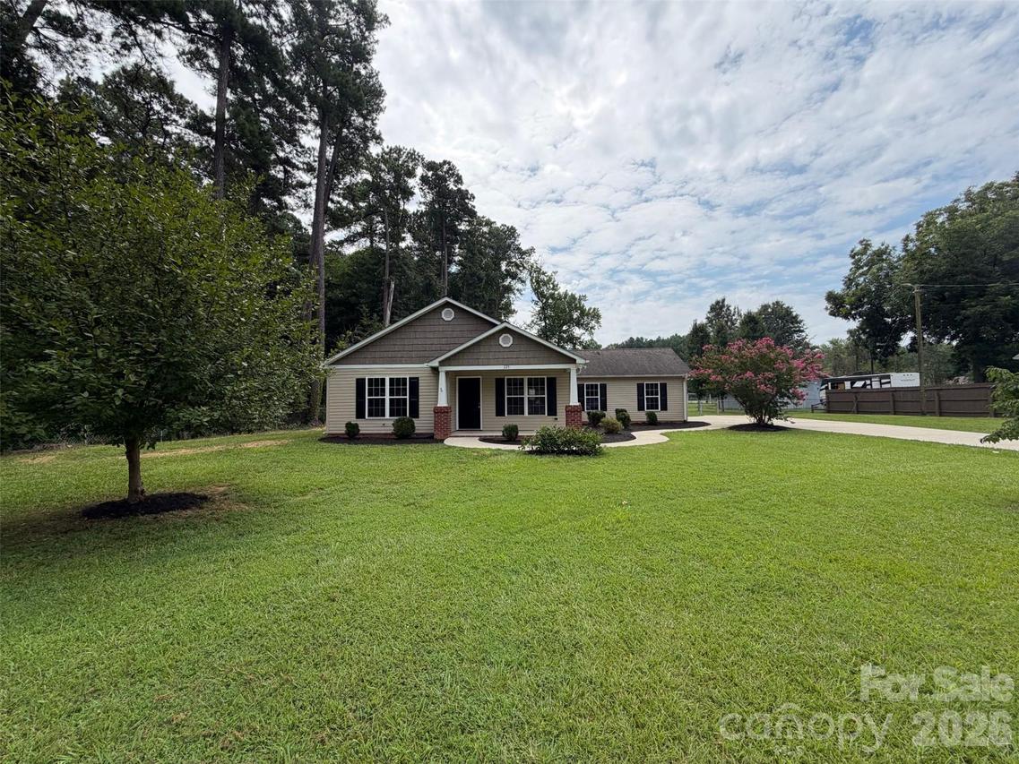 225 Vineyard Dr., Salisbury, NC 28146